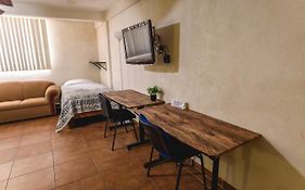 Departamento GRANDE con 2 recamaras con aire 5 camas wifi 115mb, cocina .Cochera techada, #4
