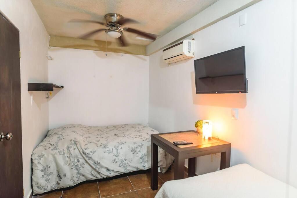 Departamento GRANDE con 2 recamaras con aire 5 camas wifi 115mb, cocina .Cochera techada, #4 Ciudad Valles Exterior foto